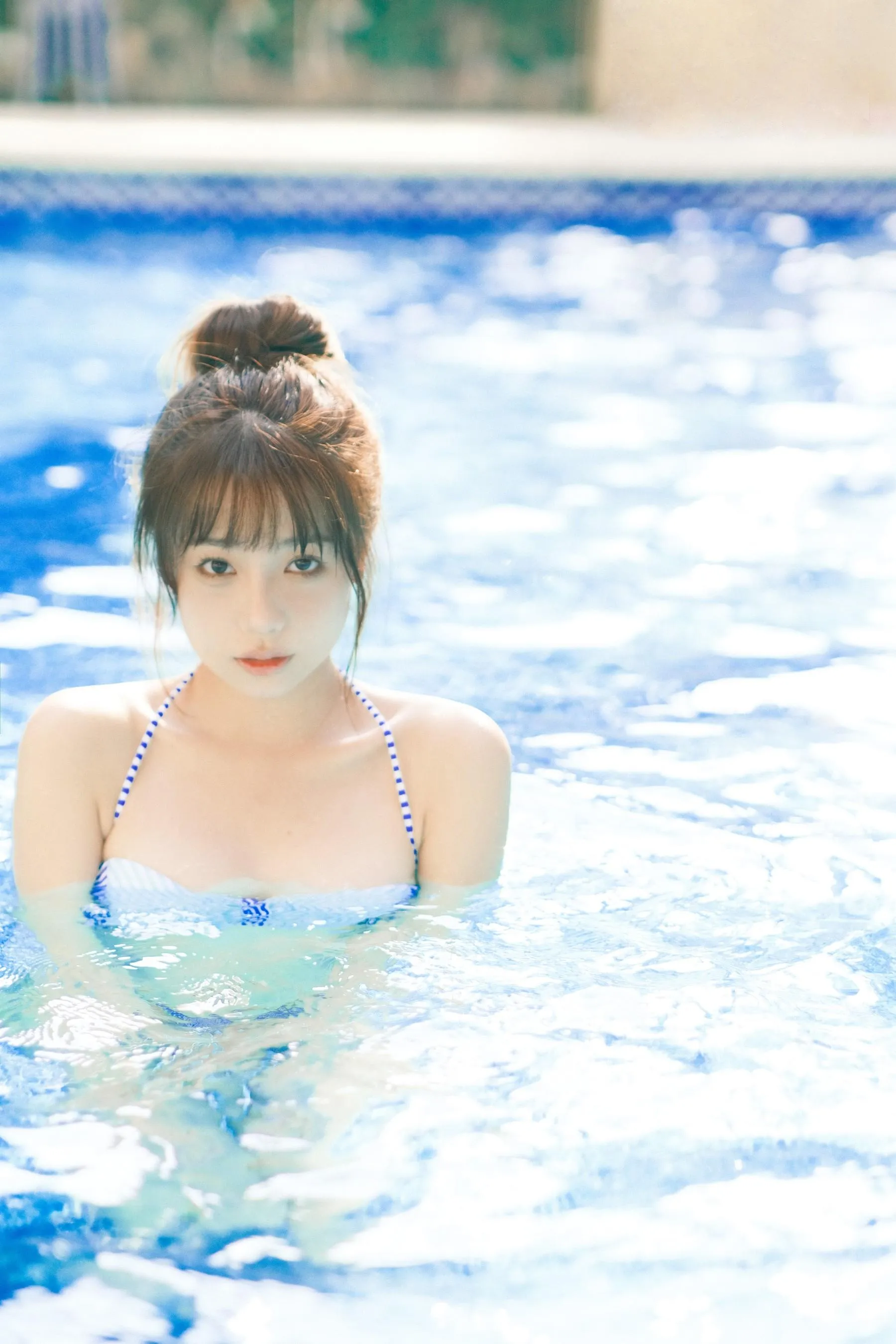 [YITUYU艺图语]2022.09.07 夏日泳池 温思儿vv [24P]插图2